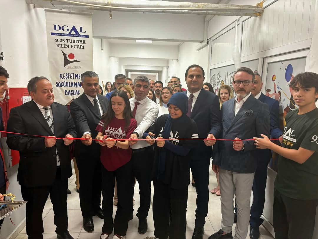 KAYMAKAM İNCİ DANİŞMENT GAZİ ANADOLU LİSESİ'NDE DÜZENLENEN TÜBİTAK BİLİM SERGİSİNE KATILDI