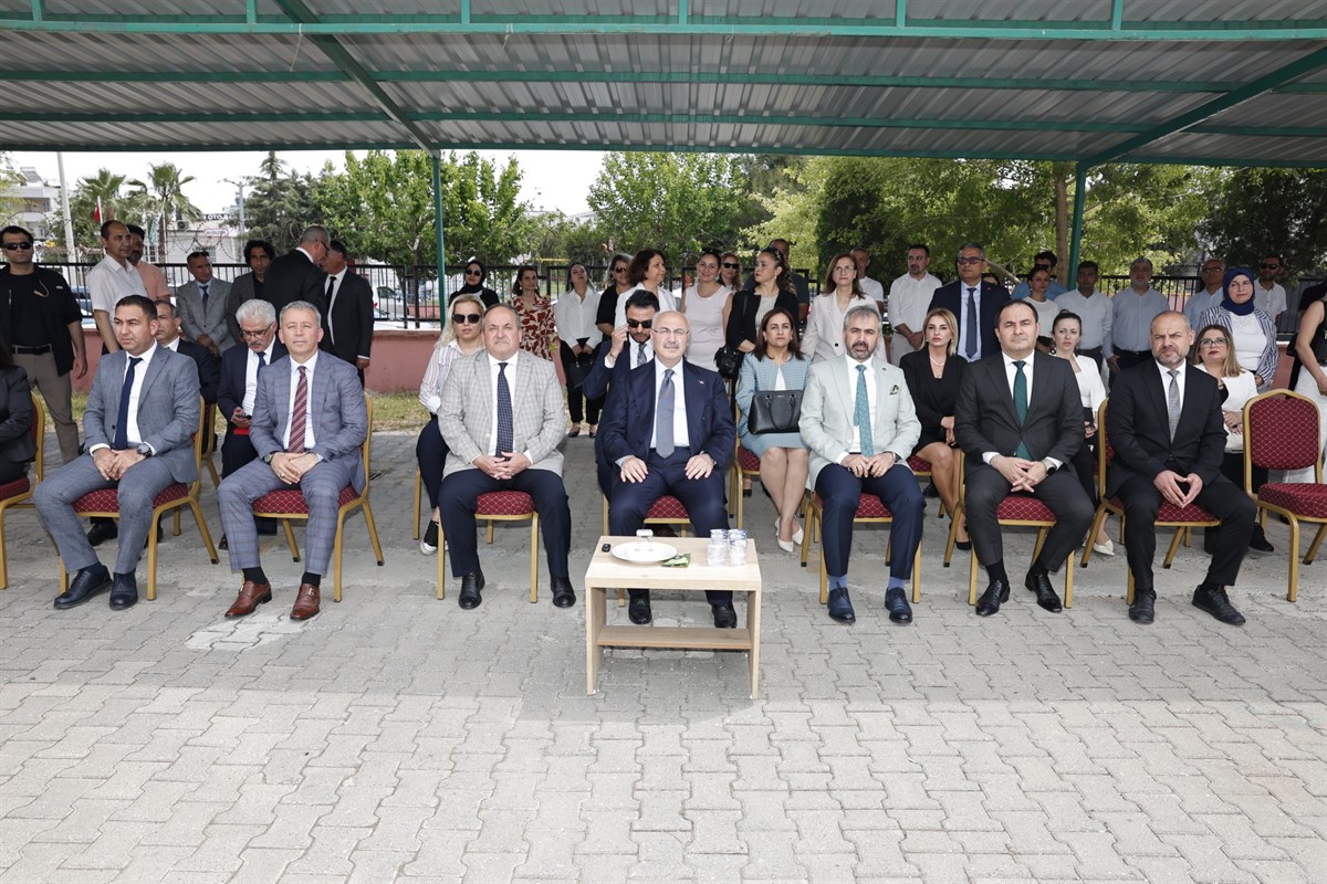 VALİ KÖŞGER VE KAYMAKAM İNCİ “2025 AİLE YILI VE ANNELER GÜNÜ” KONULU PROGRAMA KATILDI